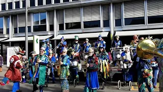 Auf der Bühne in Kreuzlingen im Kostüm 'Fischen impossible'.